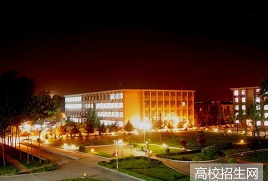 四川华新现代职业学院