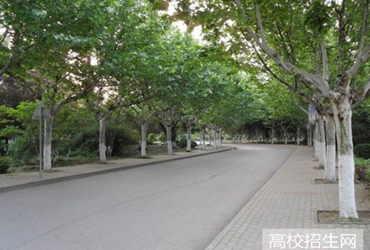 贵州民族大学中专部