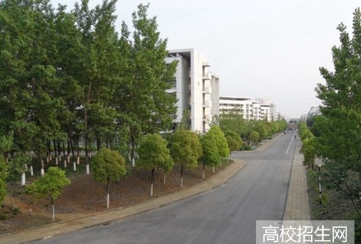 贵州民族大学中专部