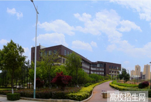 云南商务职业学院