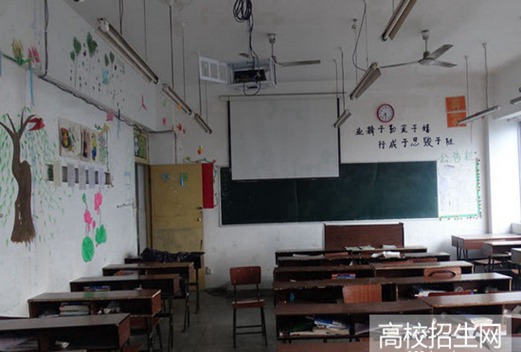 成都实用工程技术学校