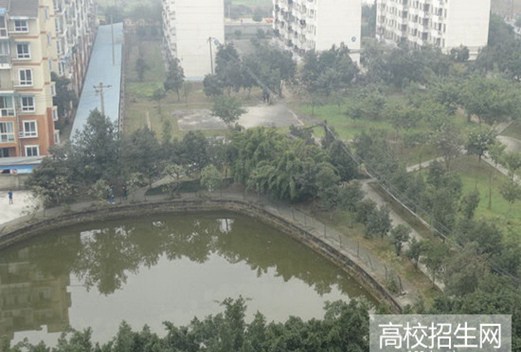 成都实用工程技术学校