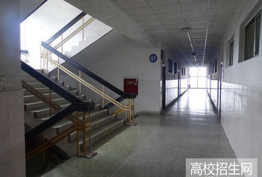 成都实用工程技术学校