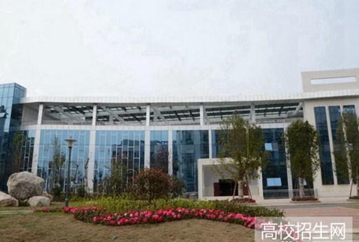 四川服装艺术学校