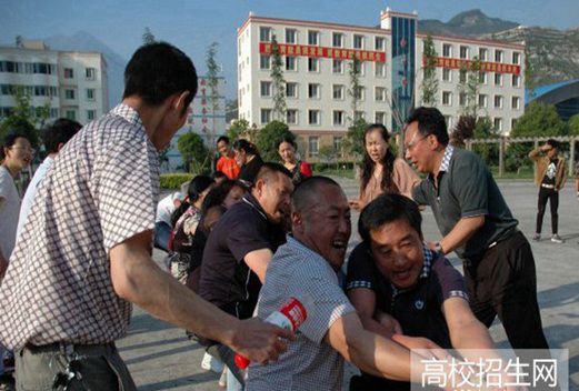 阿坝州中等职业技术学校