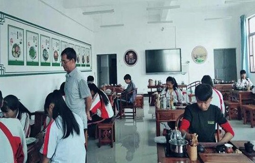南涧县职业高级中学