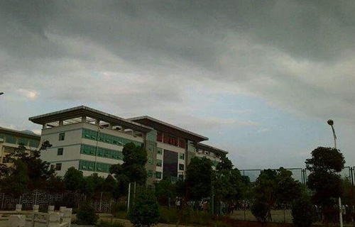 大理中等职业学校　