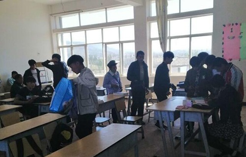 姚安县职业高级中学