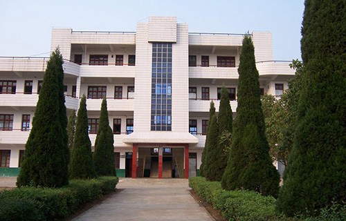 双柏县职业高级中学