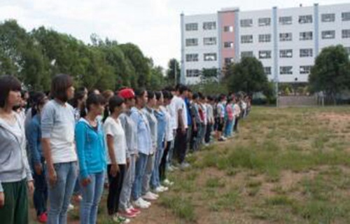 龙陵县职业高级中学