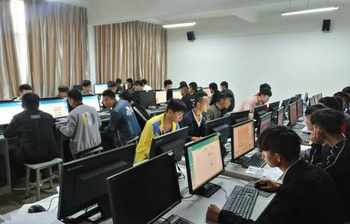 易门县职业高级中学