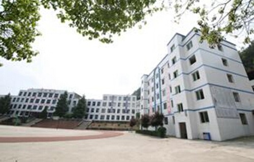 华宁县职业高级中学