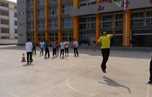 禄丰县职业高级中学