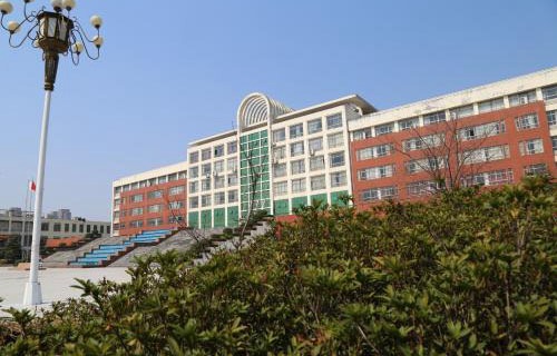 泸西县逸圃乡职业中学
