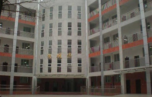 泸西县职业高级中学