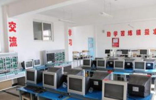 绿春县民族职业高级中学