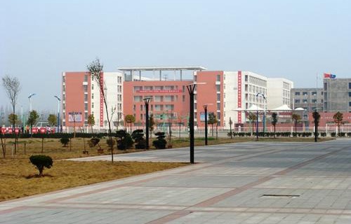 麻栗坡县龚如心民族职业中心