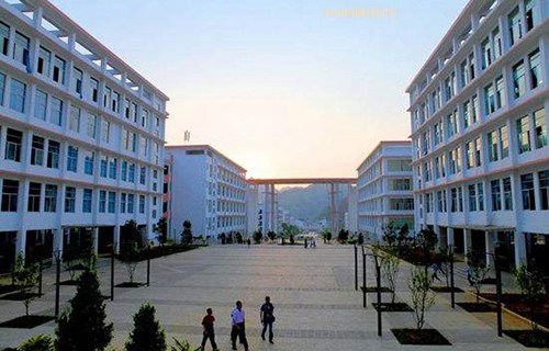 麻栗坡县民族职业高级中学