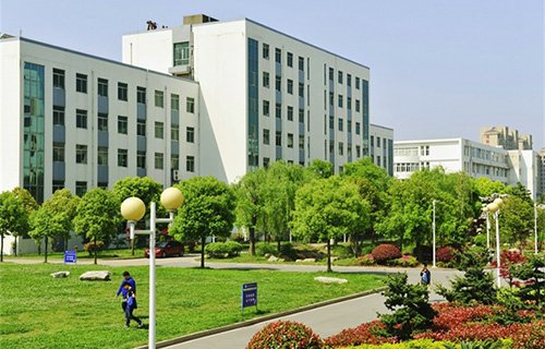 文山职业高级中学　