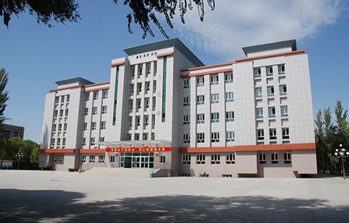 玉龙纳西族自治县农业机械化技术学校