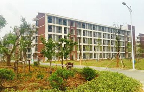 玉龙纳西族自治县农业机械化技术学校