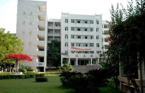 罗平县农业机械技术学校