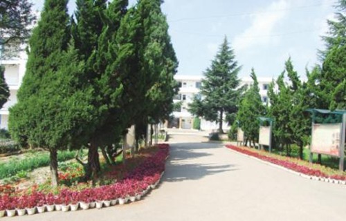 沾益县第一职业高级中学