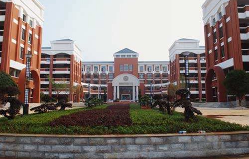 会泽县农业机械化技术学校