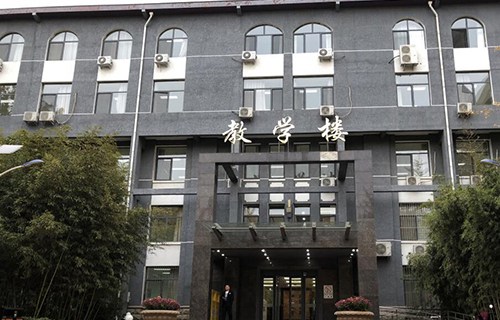 曲靖市华才职业技术学校