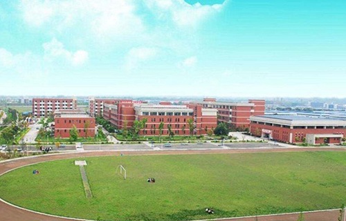 安宁市职业高级中学