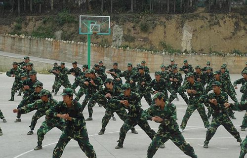 昆明电机技工学校