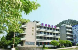 贵州贵阳中山科技学校