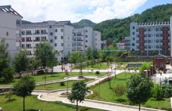 望谟民族职业高级中学