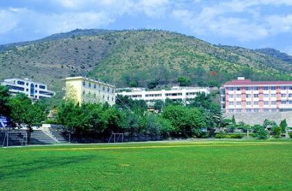 云南文山州财贸学校　