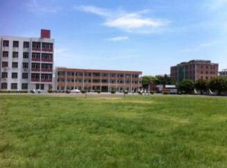 云南经贸外事学校