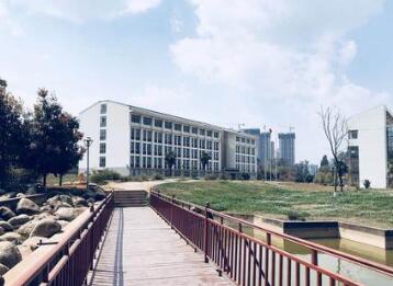 云南南方青年进修学院