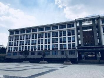 云南南方青年进修学院