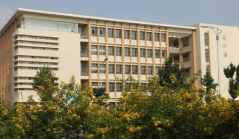 云南省曲靖应用技术学校