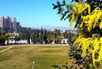 云南省昆明铁路机械学校