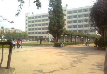 云南省化工学校