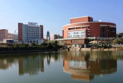 泉州师范学院附属鹏峰中学