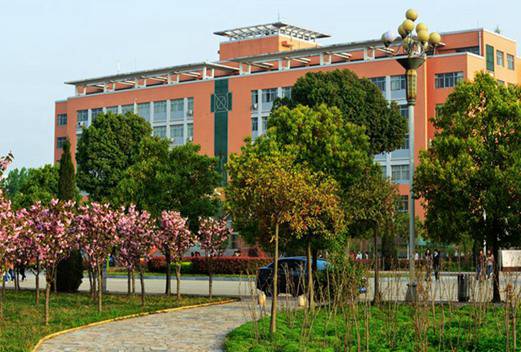 朝阳市卫生学校