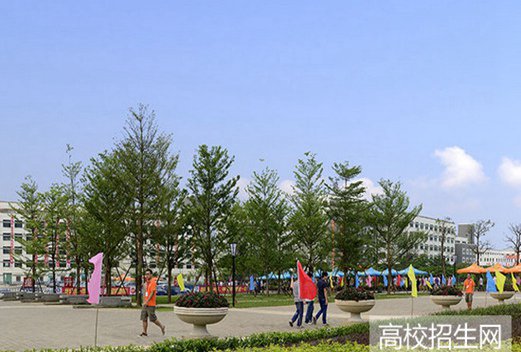 厦门华天涉外职业技术学院