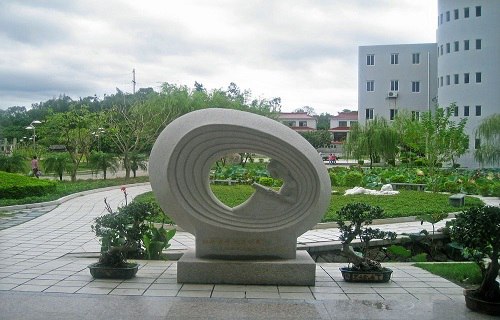 泉州华光职业学院