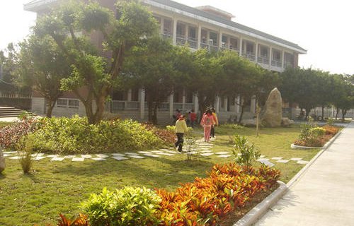 壶关县南洋育栋学校