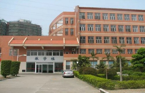 福建省泉州体育运动学校