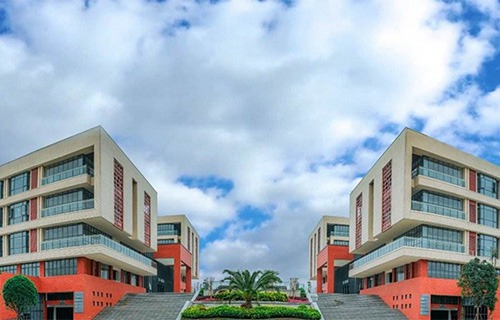 张家口华美中等职业学校