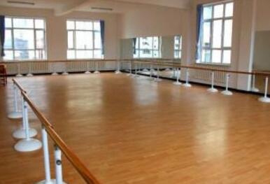 临江市职业技术学校