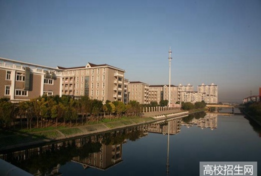 上海济光职业技术学院