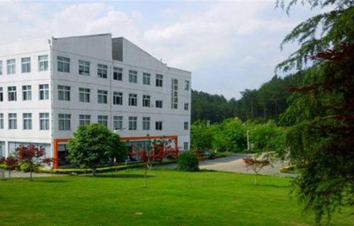 白水职业中等专业学校